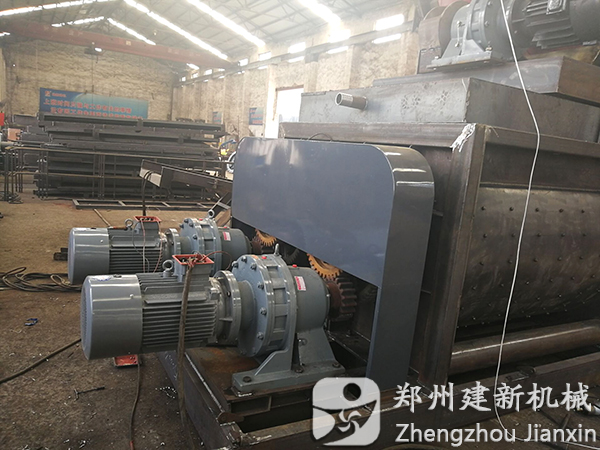 建新JS1500強制式混凝土攪拌機進(jìn)行試機運行